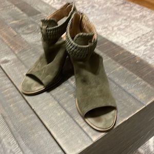 Tinsley Suede Open Toe Bootie by Jack Rogers size 8.5